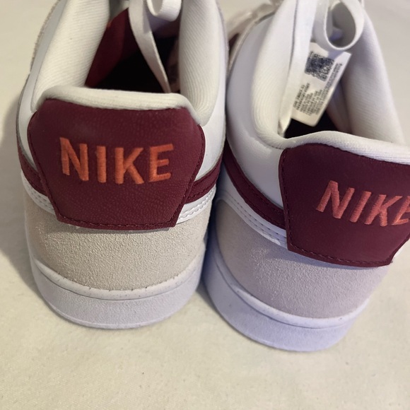 Nike Men's Court visión LO Shoes in White and Burgundy - Picture 5 of 5